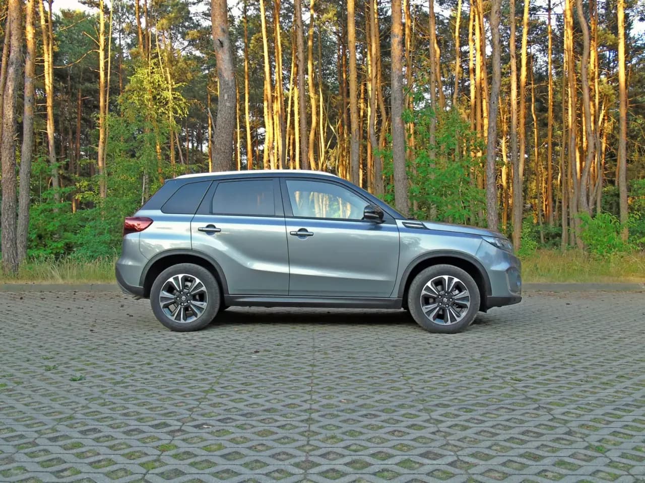 Czy warto dopłacić do automatu w Suzuki Vitara? Opinie kierowców