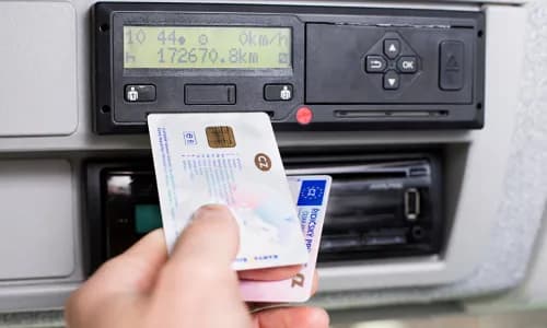 Co to jest tachograf? Działanie oraz Znaczenie Tachografu w Pojazdach