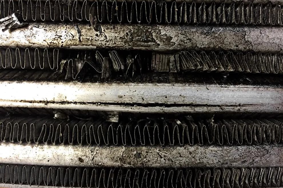 Nieszczelny Intercooler: Jakie Są Objawy i Jak Je Rozpoznać?