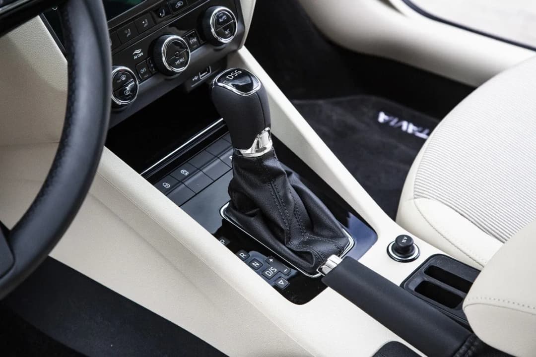 Czy skrzynia automatyczna DSG jest dobra? Zalety oraz Wady Systemu