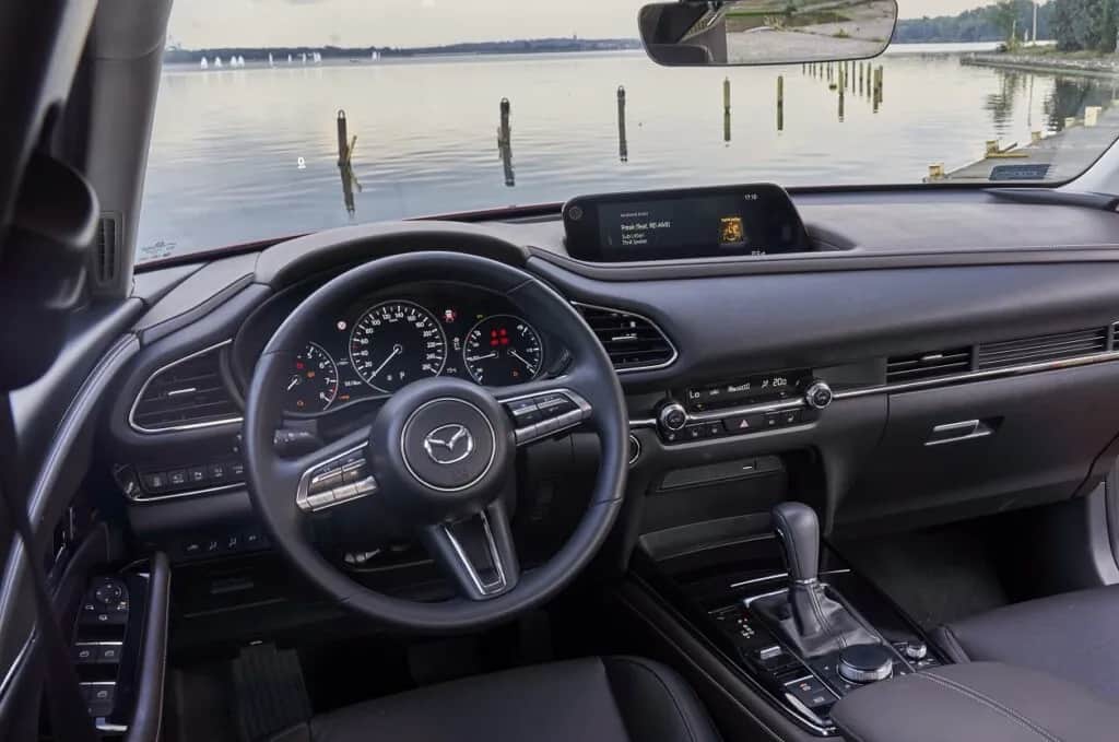 Wnętrze Mazda CX-30: Opinie i Recenzje Kierowców o Komforcie