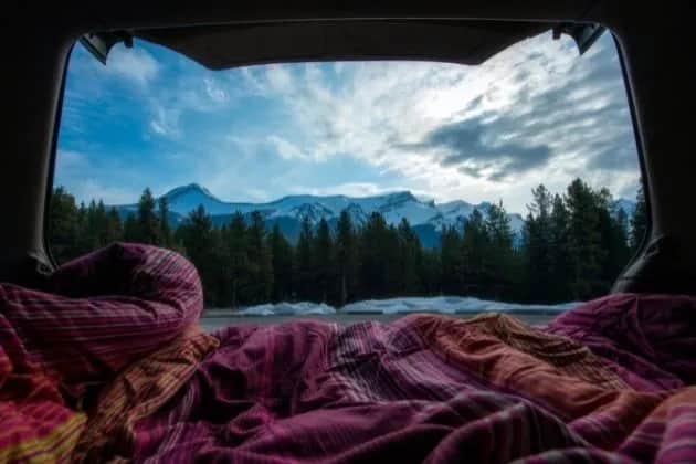 Jaka pianka na materac do kampera - wybierz najlepszą dla komfortu